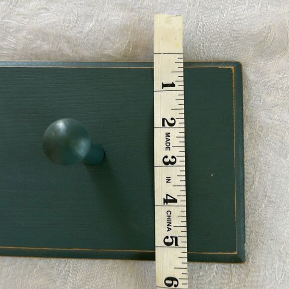 Henn Workshops Vintage Wooden Peg Rack with Hearts Hanger - Picture 9 of 9